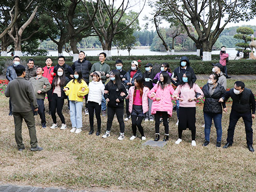 鋁紳仕-團(tuán)隊合作